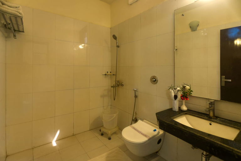 Bathroom 4, Hridey Retreat Resort, Nainital