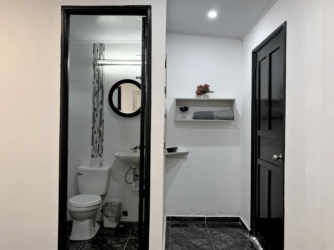Bathroom 4, Hotel Pacific Coast, Arraiján