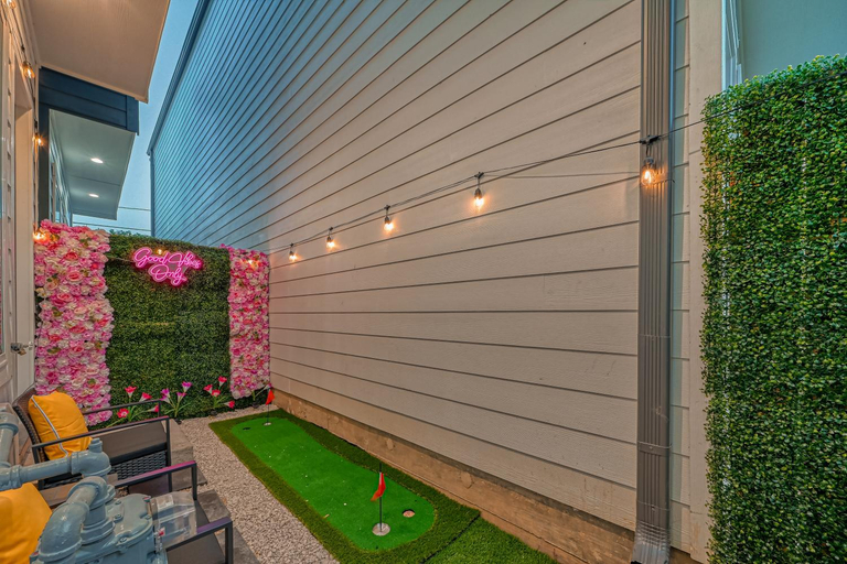 Others 4, Elegant 3BR Haven- Games, Luxury & Lush Garden, Houston