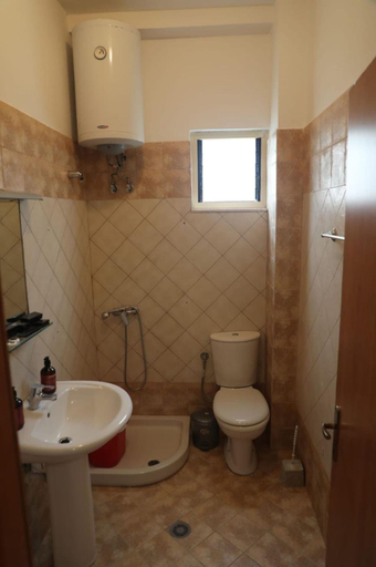 Bathroom 4, Summer Gate Aparthotel, Sarandës