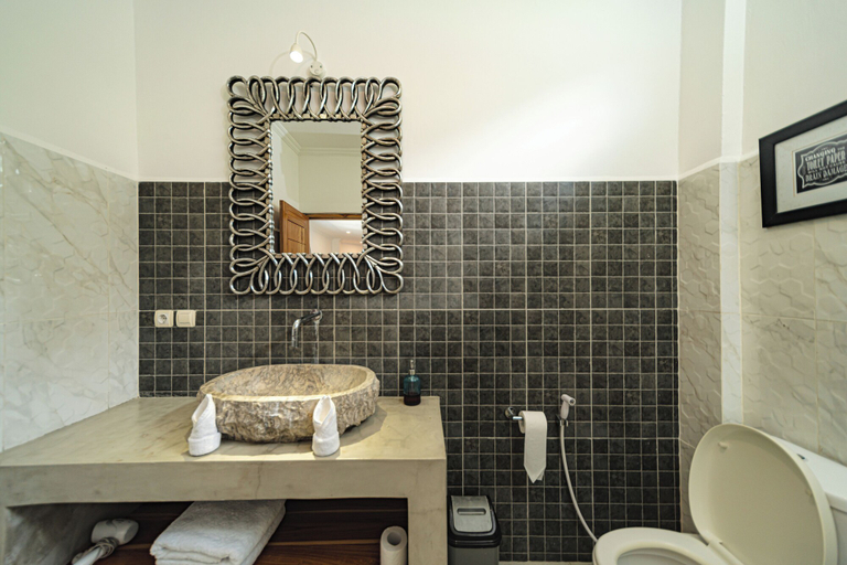 Bathroom 3, Komodo Suites Downtown, West Manggarai