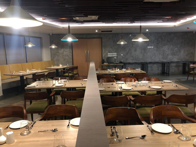 Food & Drinks 5, Hotel Raj Riveria, Ernakulam