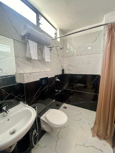 Bathroom 3, Hotel Mumbai House LIG Indore, Indore