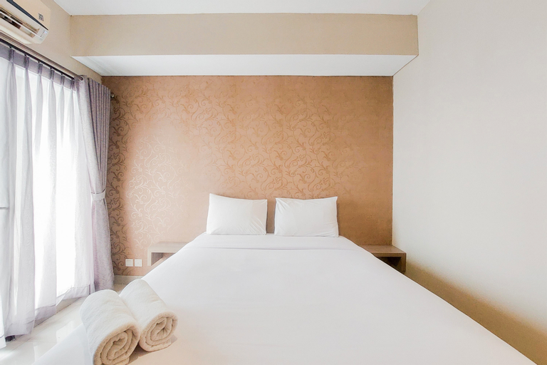 Homey and Comfort Stay Studio Atria Residences Gading Serpong Apartment By Travelio, Tangerang