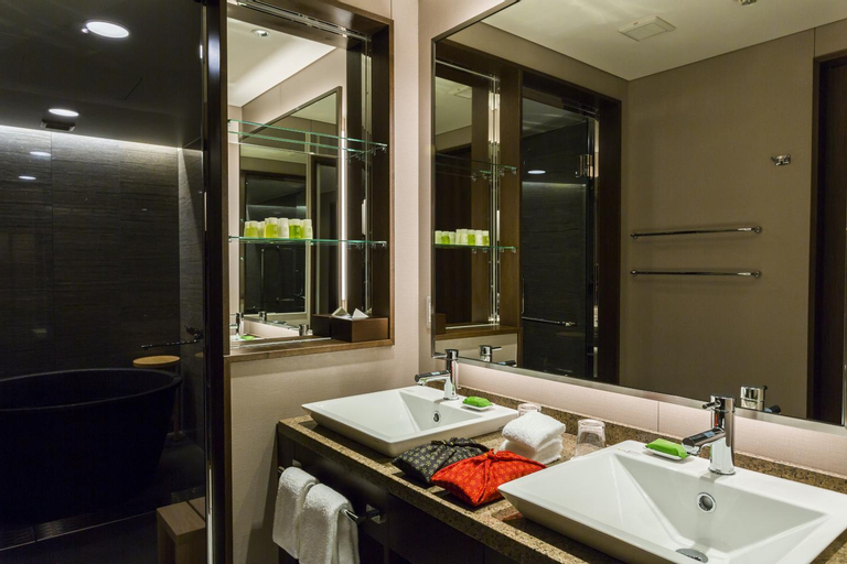 Bathroom 8