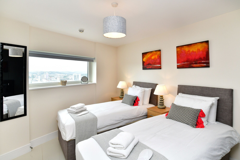 Bedroom 3, Just Stay Wales – Meridian Quay Penthouses, Swansea