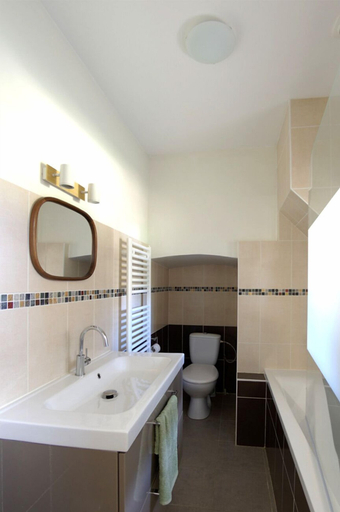 Bathroom 4, Les gites de la vallée du ceou, Lot