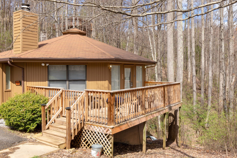 Exterior & Views 2, Puppies Hollow, Sevier