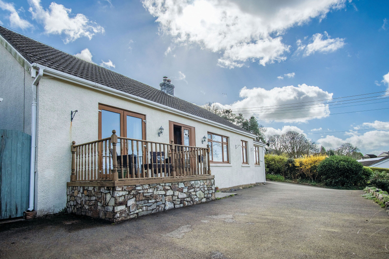 Exterior & Views 2, Sorrento - 3 Bed Holiday Home - Wisemans Bridge, Pembrokeshire