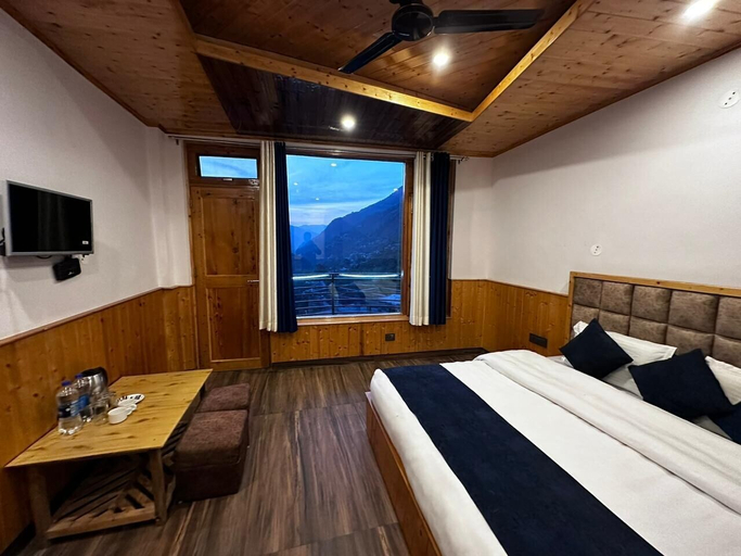 Bedroom 1, The Black Morel Hotel & Restaurant, Kullu