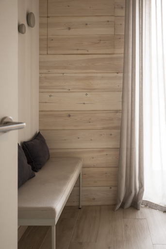 Others 5, Casa Sol i Platja, Girona