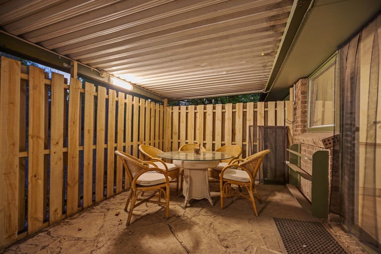 Food & Drinks, StayAU 4BR Spacious Nature Retreat, Yarra Ranges - North