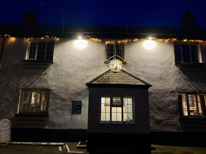 Exterior & Views 2, The Globe Inn, Devon