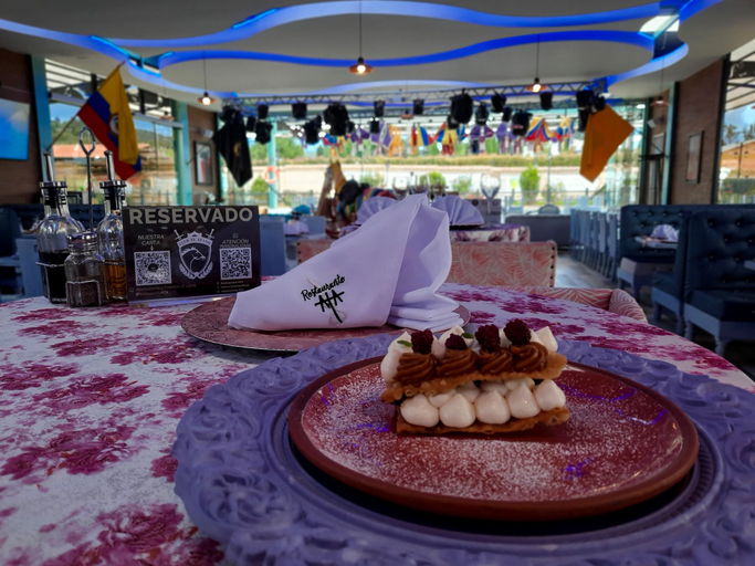 Food & Drinks, CLUB EL LLANO, Cómbita