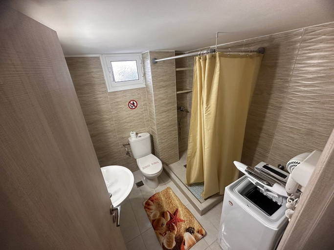 Others 2, Agioi Theodoroi Beach view Modern Apt, Peloponnese