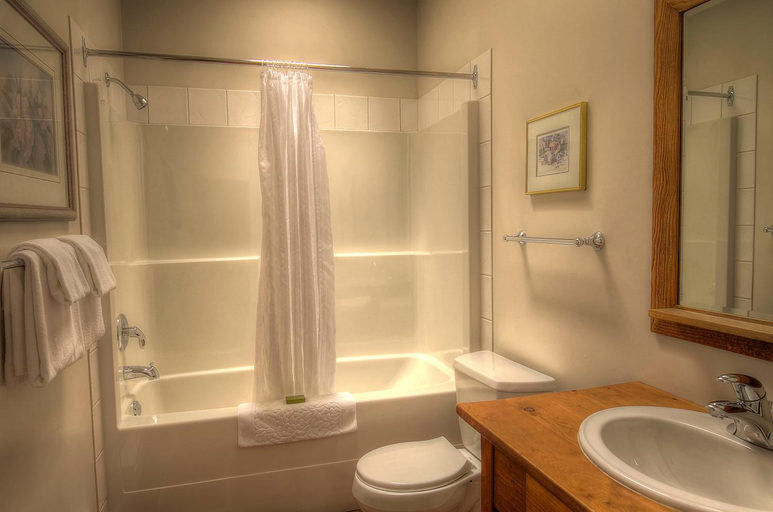 Bathroom 5, Waters Edge Shoreside Suites, Alberni-Clayoquot