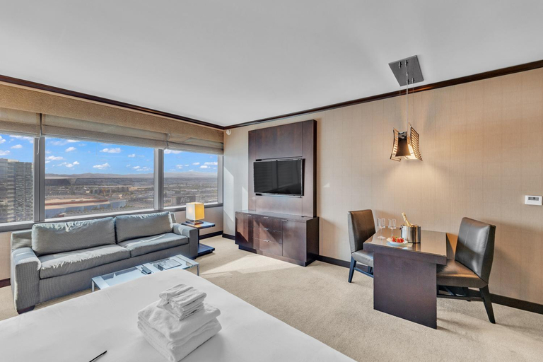 Others 2, VDARA HOTEL Premium Studio Suite * FREE VALET PARKING, Clark