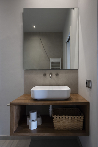 Bathroom 4, Casa Sol i Platja, Girona