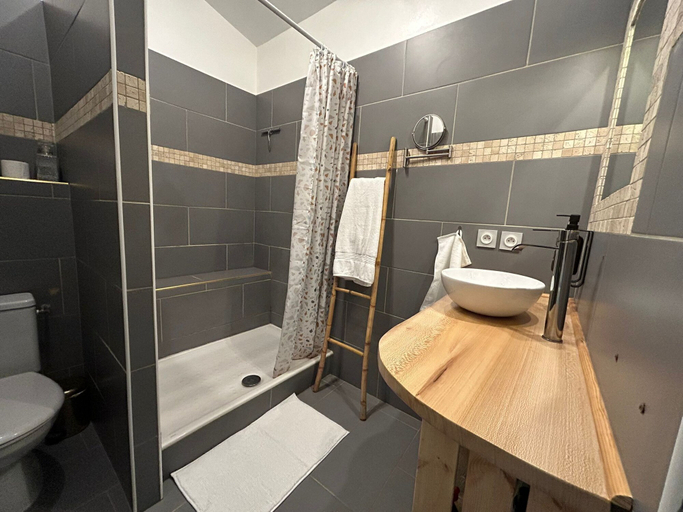Bathroom 5, Maison Bossanne, Drôme
