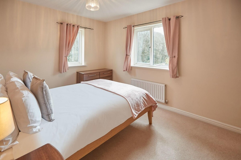 Bedroom 3, Host Stay 57 Woodland View, Kirklees