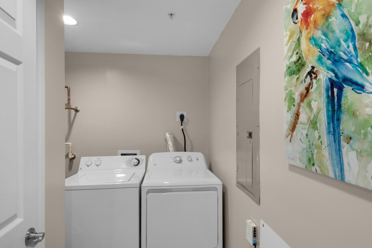 Bathroom 4, Treasure Island 0205, Bay