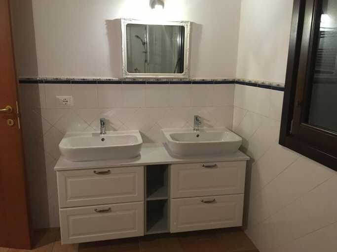 Bathroom 5, Agriturismo Dispenza, Palermo