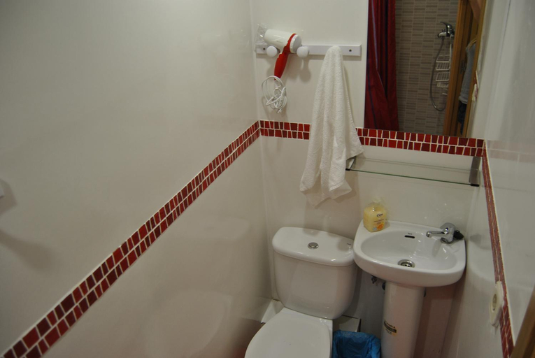 Bathroom 4, Barcelona Rooms 294, Barcelona