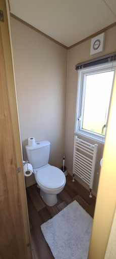 Bathroom 3, KMH Caravan Holidays, North Yorkshire