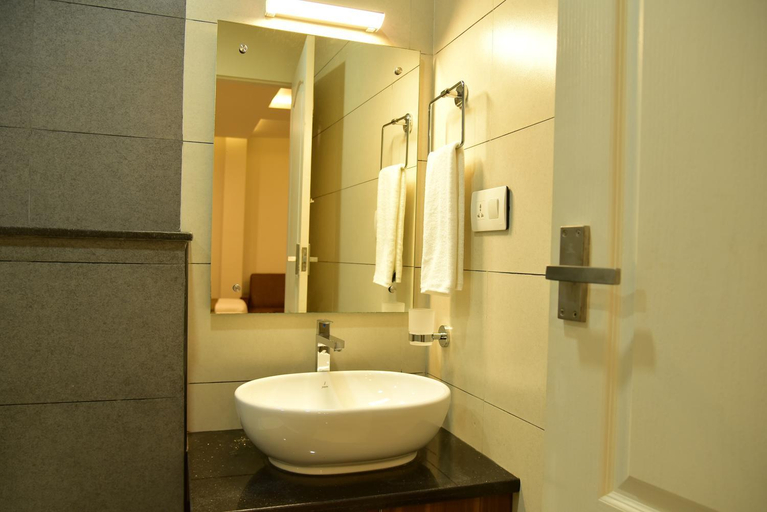 Bathroom 3, WHITE SUITE HOTEL, Malappuram