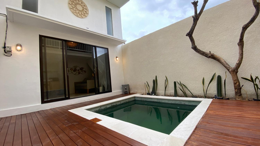 Swimming Pool 1