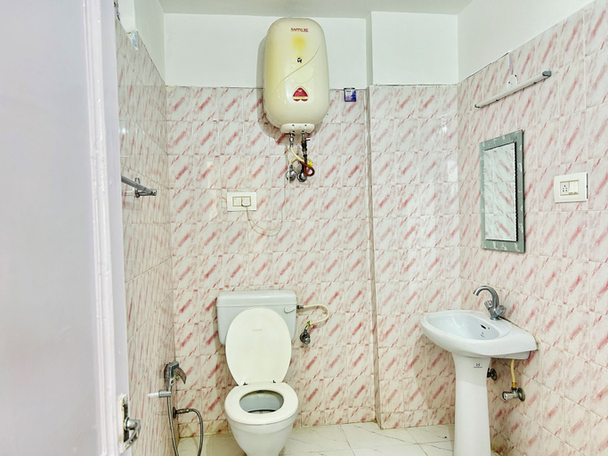 Bathroom 2, Hotel Eagle Nest Central Heated, Chamba