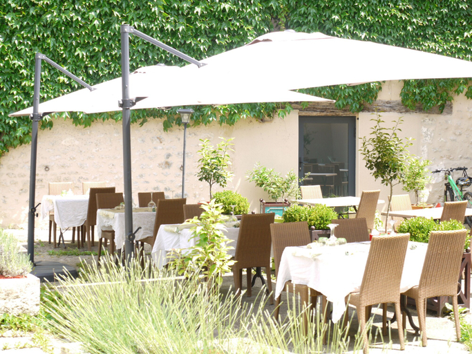 Food & Drinks 4, Le Chapeau Rouge, Vienne