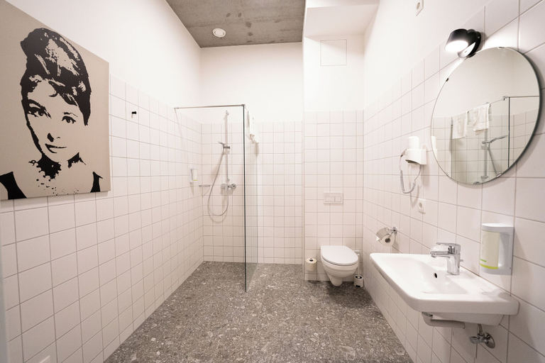 Bathroom 4, Motel Schlafraum Weng - Dein smartes Hotel, Braunau am Inn
