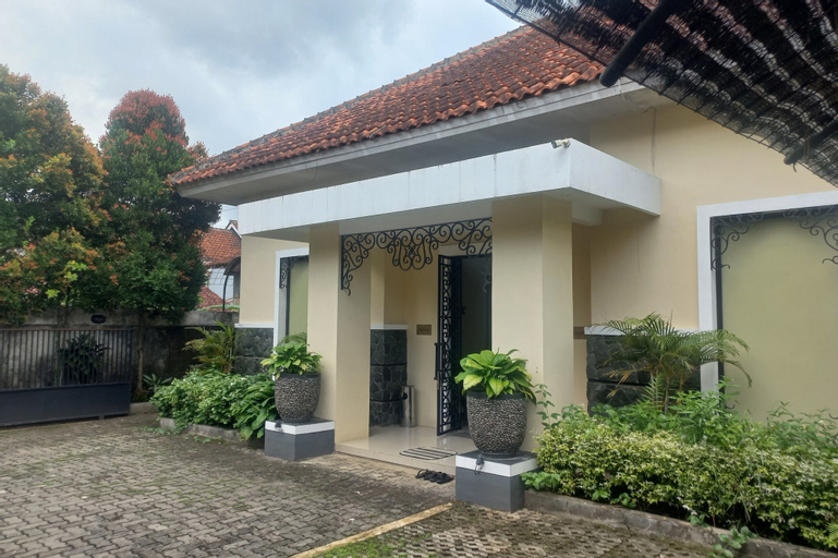 Exterior & Views 1, Capital O 93872 Natura Guest House Syariah Near alun alun kota purwokerto, Banyumas