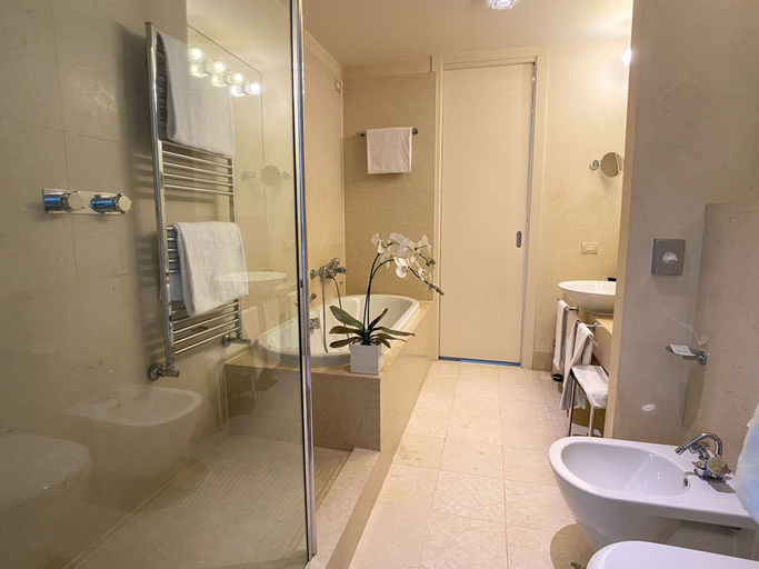 Bathroom 5, Best Western Plus Hotel Le Favaglie, Milano