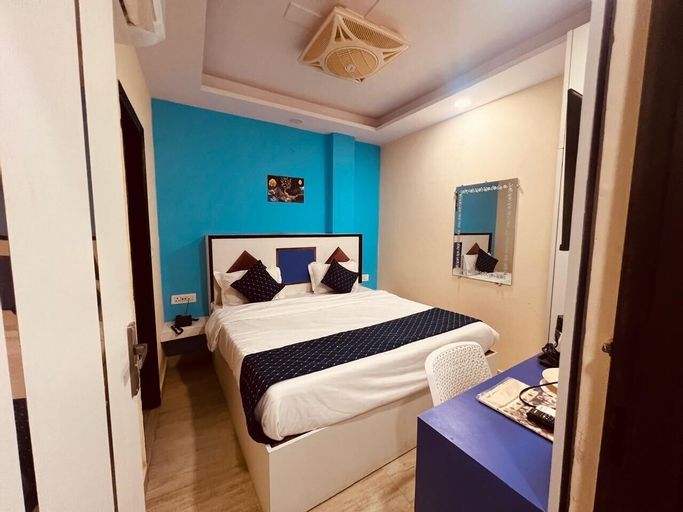 Bedroom 1, Hotel Metro View Adarsh Nagar Metro, West