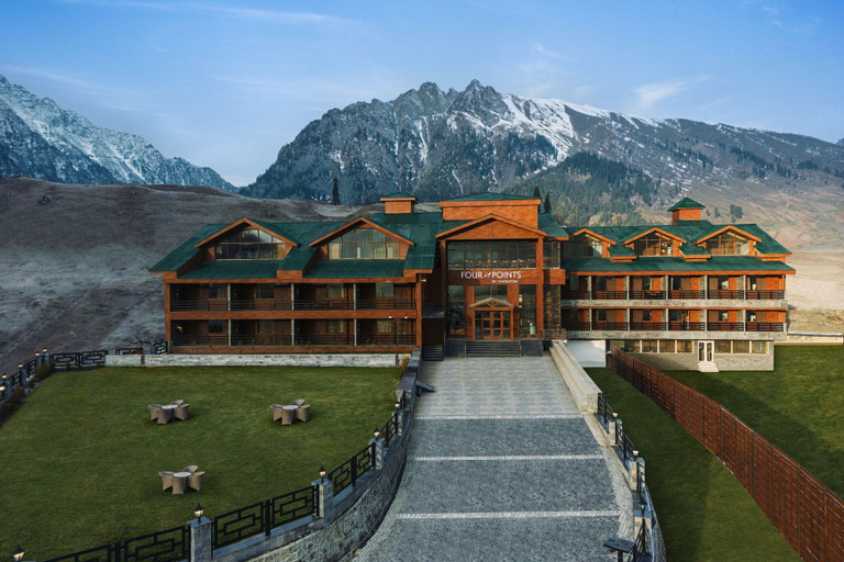 Exterior & Views
