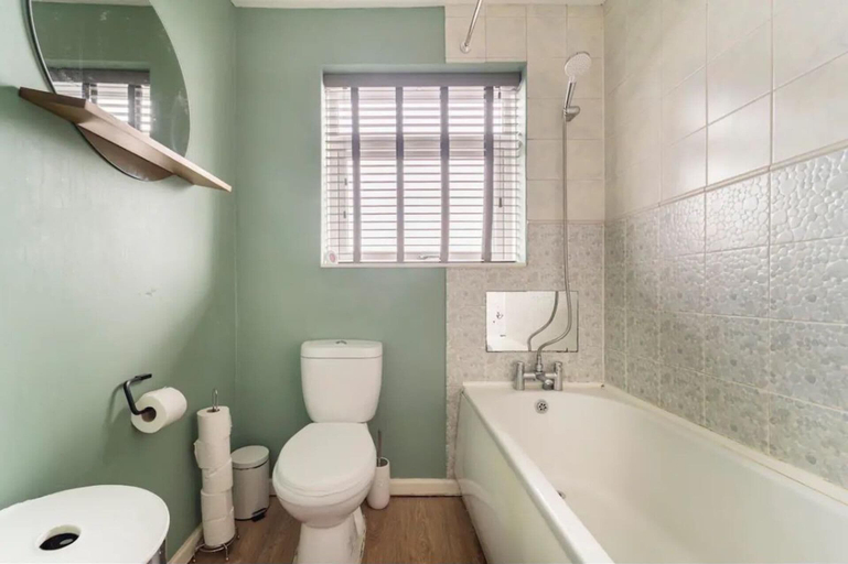 Bathroom 3, House With Modern Interior, Conveniently Located, Oldham