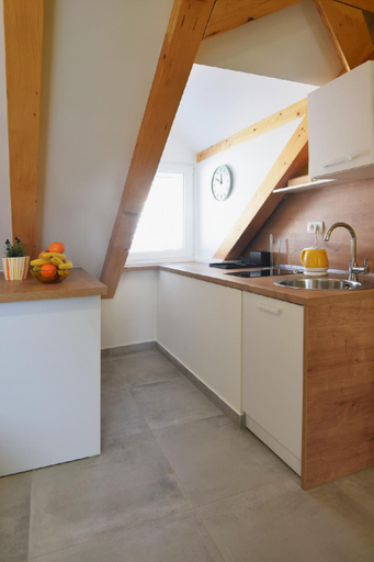 Others 2, Sun apartment with free parking, Dubrovnik