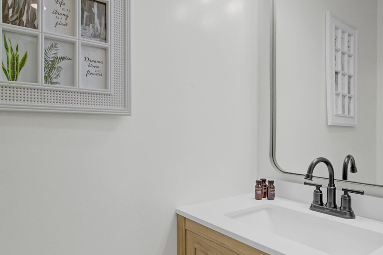 Bathroom 4, Red Maple by Avantstay Walk to Folly Beach, Charleston
