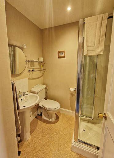 Bathroom 4, The Pines Guesthouse, Moray