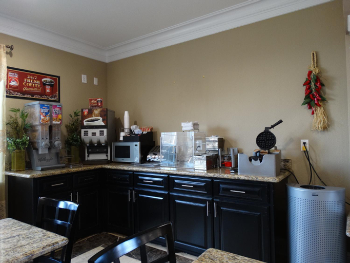Food & Drinks 5, Regency Inn & Suites - Baytown, Harris