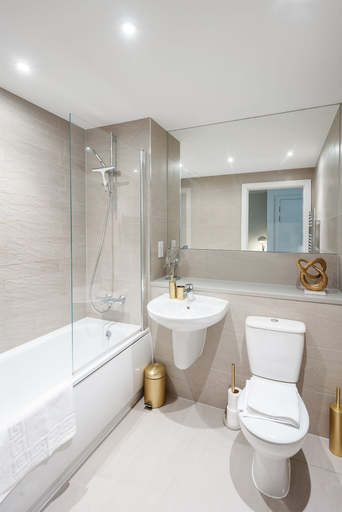 Bathroom 3, Lovely 1-bed Apartment in London, London