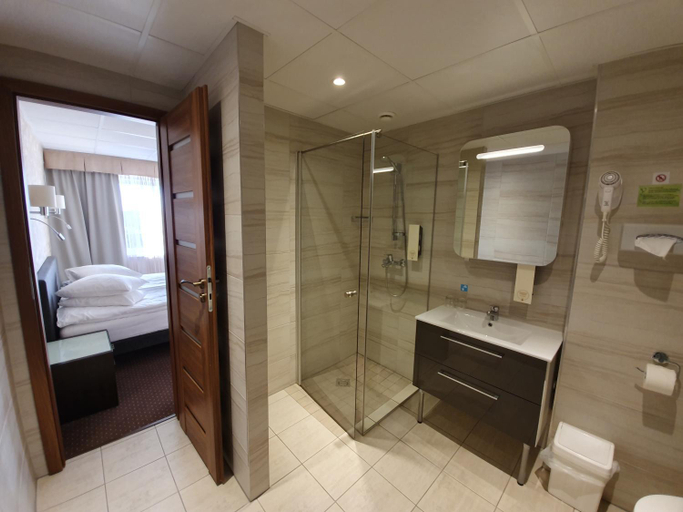 Bathroom 5, Toila Spa Hotel, Toila