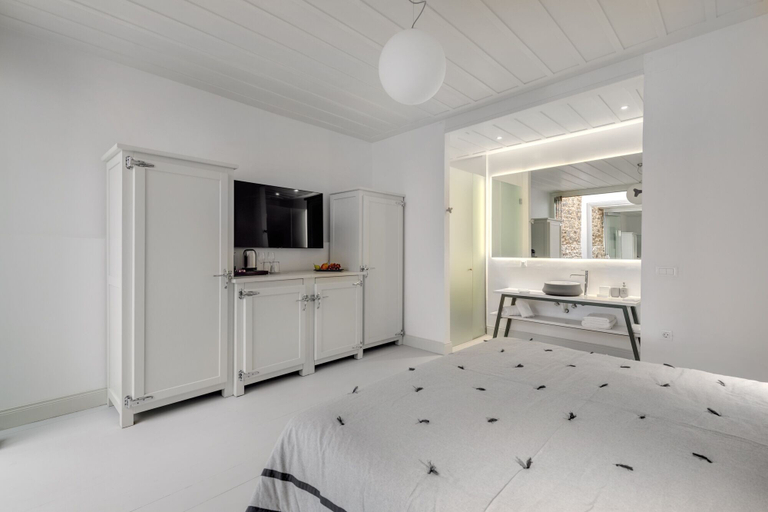 Bedroom 4, Skylight, South Aegean