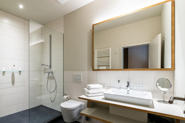 Bathroom 3, Muller! Das Weingut & Weinhotel, Bad Kissingen