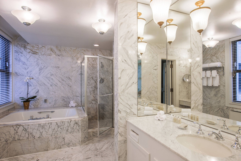 Bathroom 5, Hotel Cleveland, Autograph Collection, Cuyahoga
