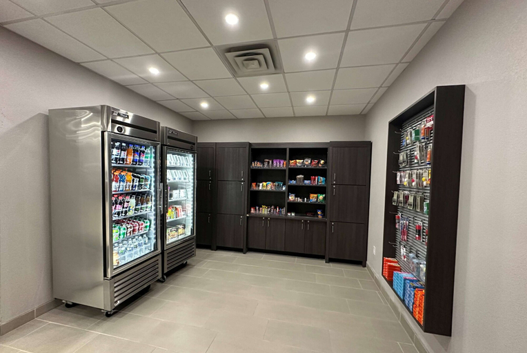 Food & Drinks 5, Ramada by Wyndham Waupaca, Waupaca