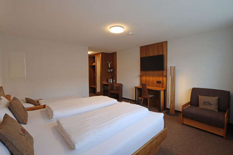 Bedroom 3, Hotel Kreuz Höhengasthof, Breisgau-Hochschwarzwald