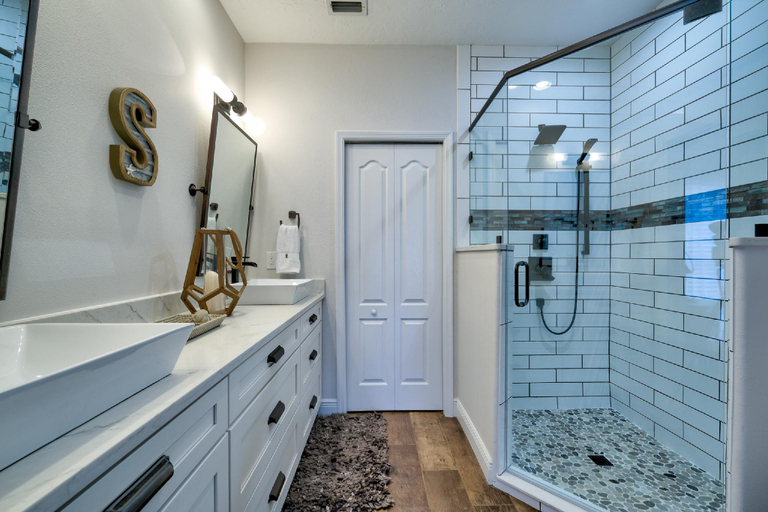 Bathroom 4, Hibiscus Hideaway Condo Walk to Historic Bridge St, Manatee